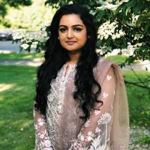 Meet your Posher, Aisha